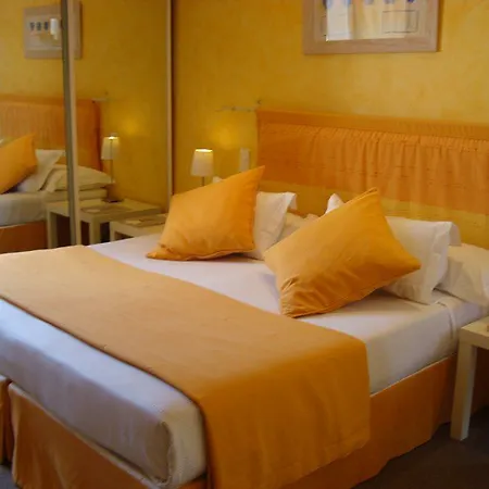 Hotel La Belle Aurore - Les Collectionneurs 4*