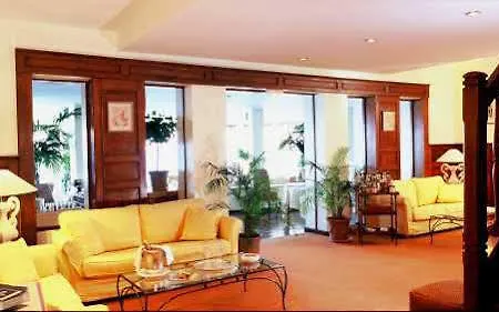 Hotel La Belle Aurore