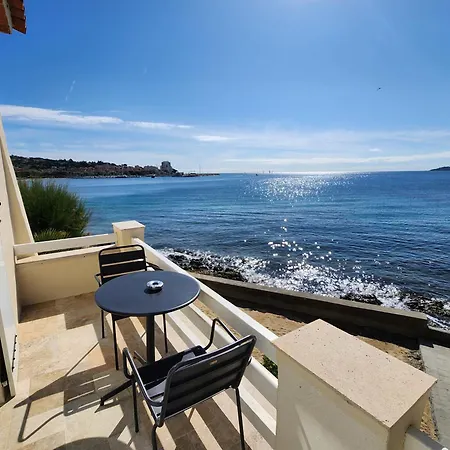 La Belle Aurore - Les Collectionneurs Hotel 4*