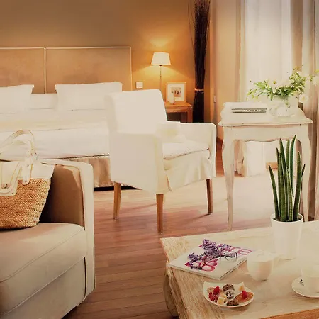 La Belle Aurore - Les Collectionneurs Hotel