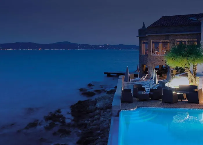 فندق La Belle Aurore 4*